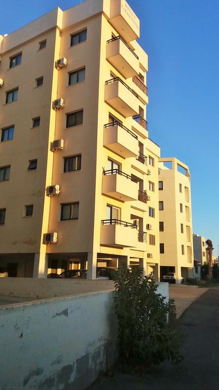 דירות לרנקה 101 Mandritis Court מראה חיצוני תמונה