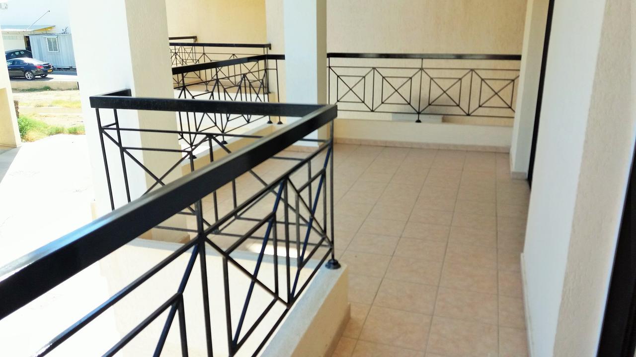 דירות לרנקה 101 Mandritis Court מראה חיצוני תמונה
